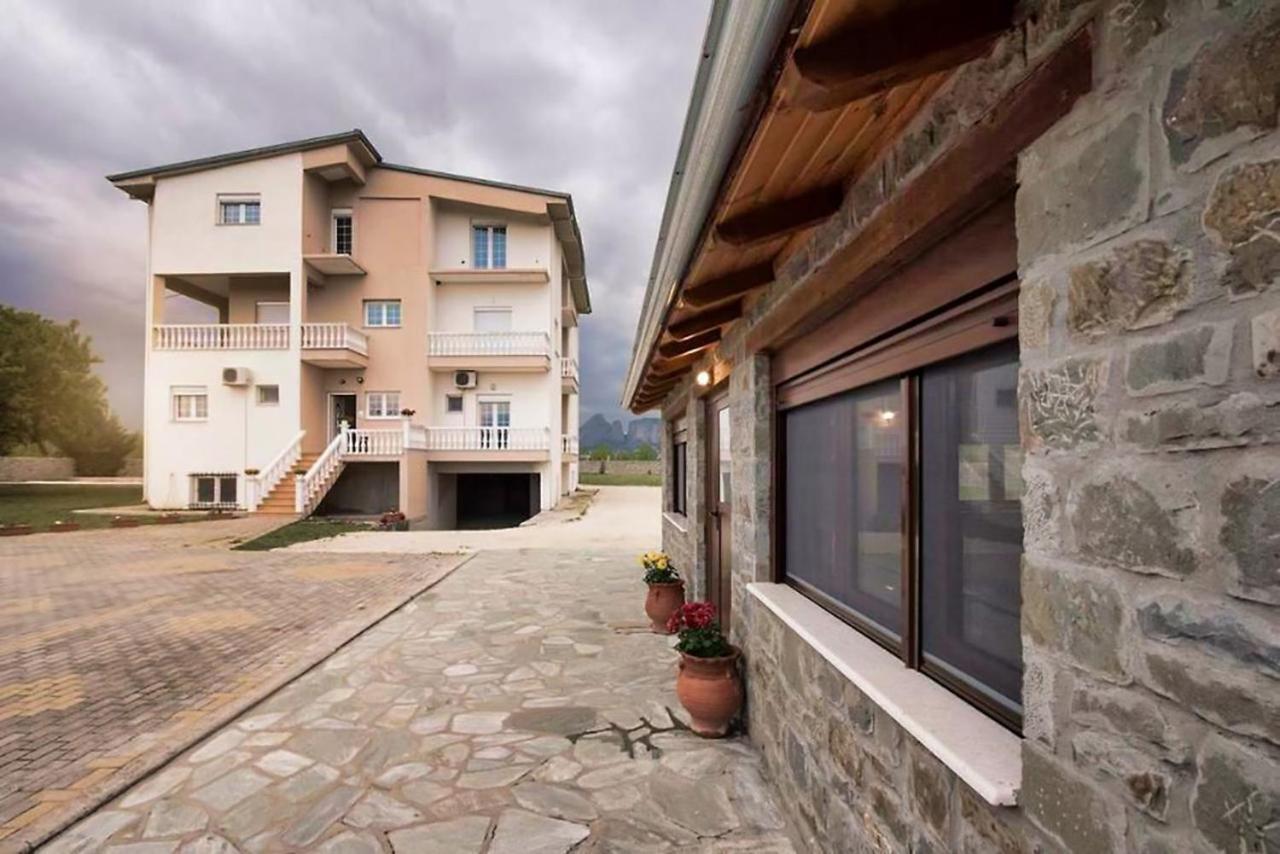 Spilaio At Meteora Hotel Kalambaka Eksteriør billede