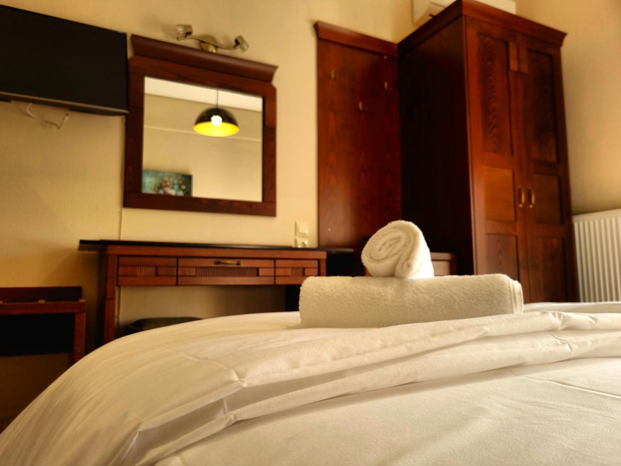 Spilaio At Meteora Hotel Kalambaka Eksteriør billede